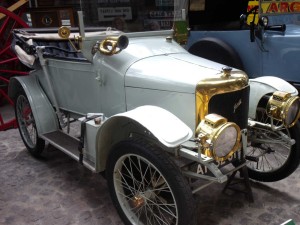Kate drives a 1913 Jowett